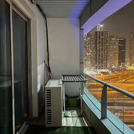 Newly Renovated One Bed Apartment D2-1215 Dubai Esterno foto