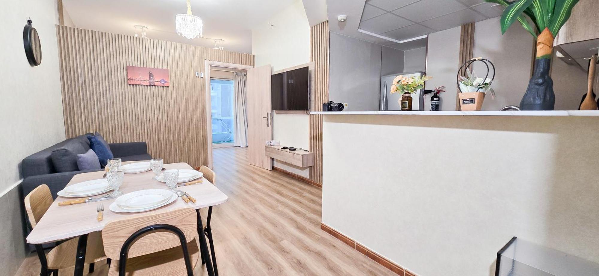 Appartamento Newly Renovated One Bed D2-1215 Dubai